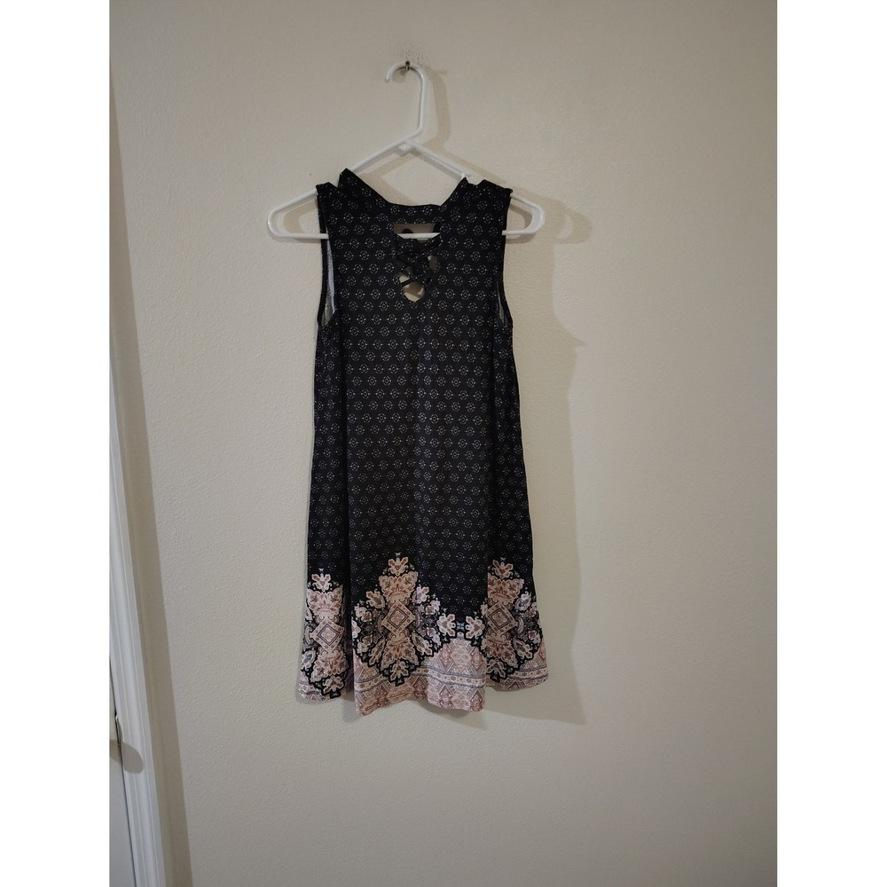 No Boundaries Sleeveless Boho Shift Dress‎ Black Pink Medallion Print S 3-5